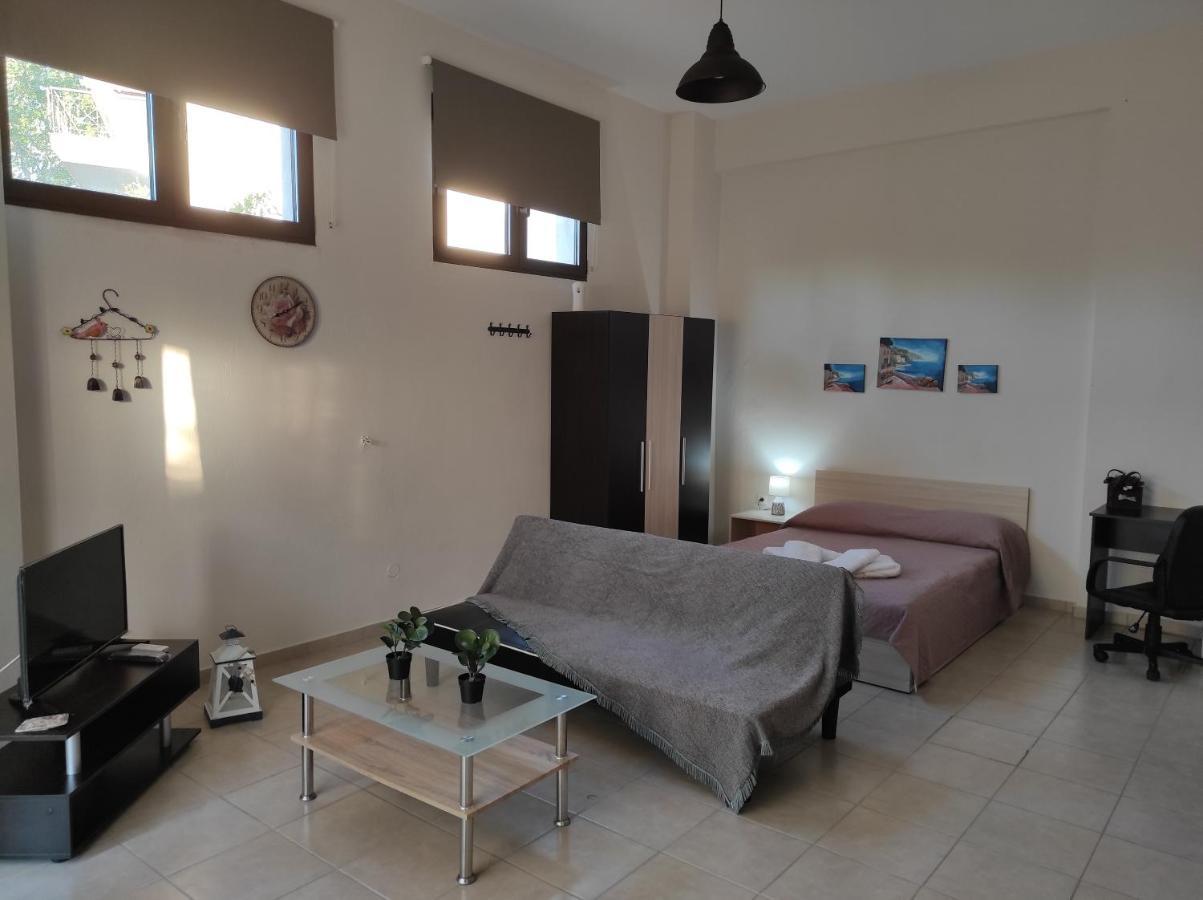 John'S Apartments Неа Миханиона Екстериор снимка