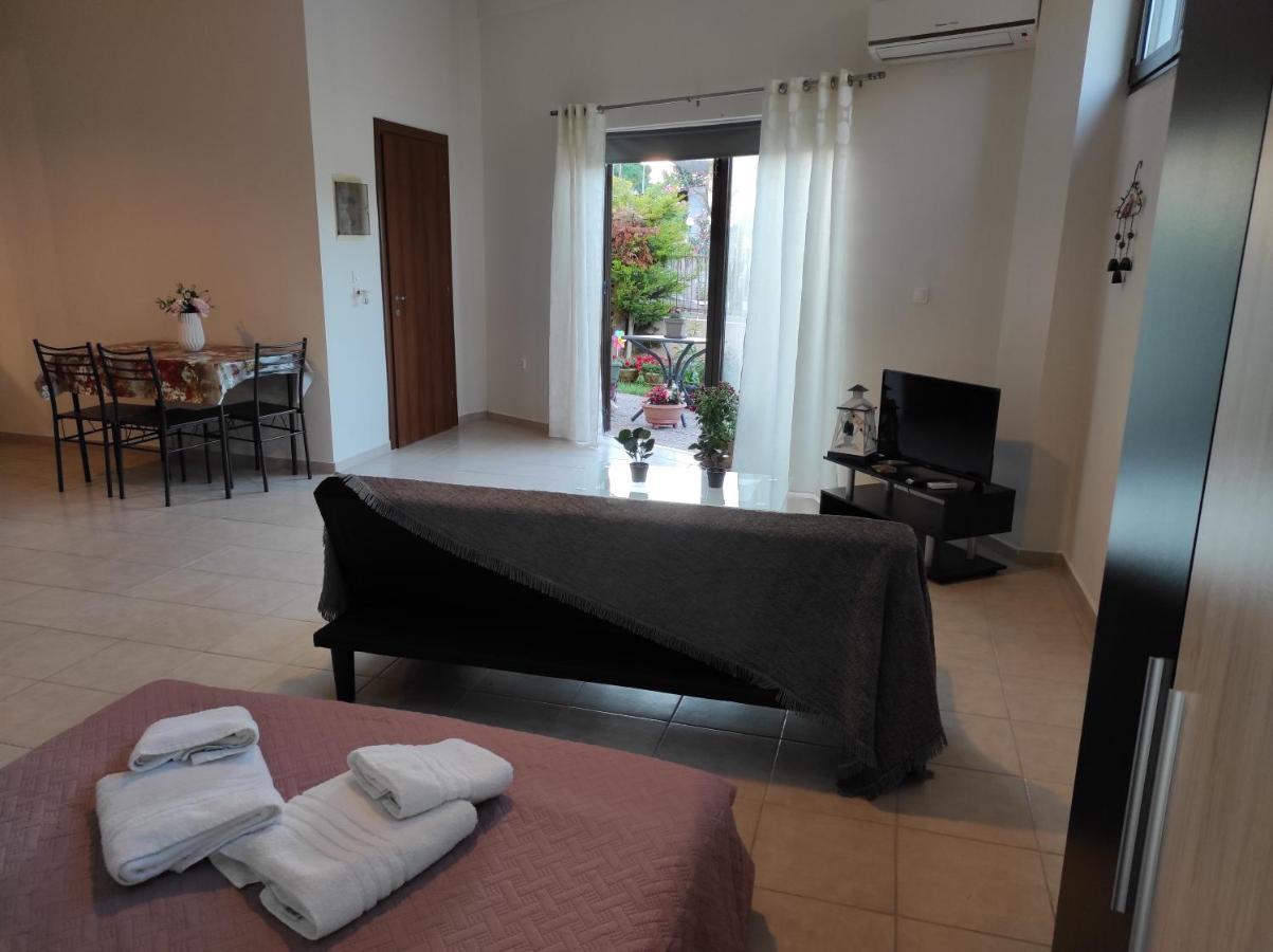 John'S Apartments Неа Миханиона Екстериор снимка