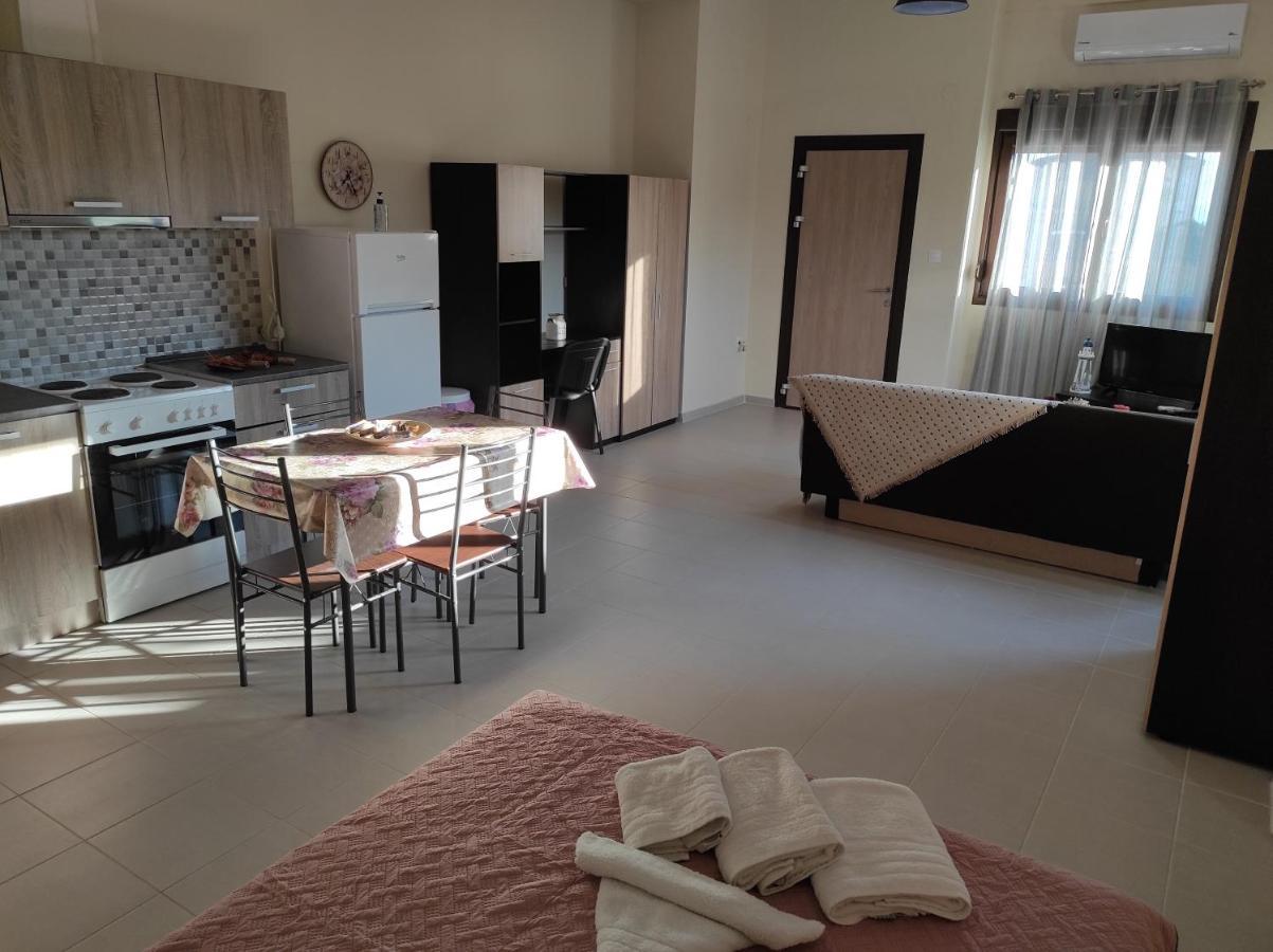 John'S Apartments Неа Миханиона Екстериор снимка